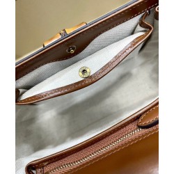 Borsa Replica 1:1 Small Top Handle Con Bamboo 675797 Coffee Borsa Replica 1:1 Small Top Handle Con Bamboo 675797 Coffee