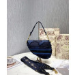 Borsa di tela ricamata mimetica con sella Christian Dior Borsa di tela ricamata mimetica con sella Christian Dior