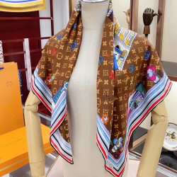 LV Silk Vivienne Xmas Square 90 M77905 Marrone