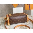 Bauletto laterale LV in tela monogramma M46358