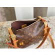 Bauletto laterale LV in tela monogramma M46358
