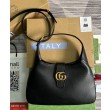 Borsa a tracolla media Gucci Aphrodite 726274 nera