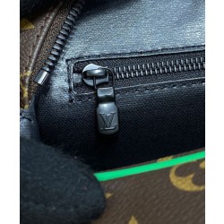 Borsa da toilette LV Dopp Kit M46253 verde