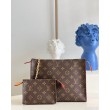 Borsa da toilette LV su catena in tela monogramma M81412
