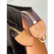 Borsa da toilette LV su catena in tela monogramma M81412