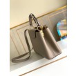Borsa LV Capucines MM con manico in pitone N92802