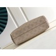 Replica Perfetta LV Why Knot MM in pelle Mahina M20787