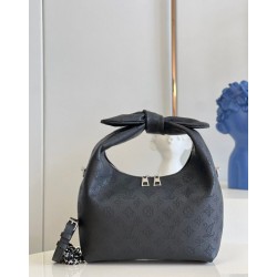 Borsa LV Why Knot PM Mahina Leather M20703