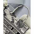 Borse Firmate Replica tote media Dior Book Toile de Jouy Zodiac ricamo bianco