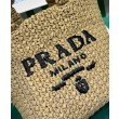 Bora Pari all'originale replica tote Prada piccola in rafia Albicocca