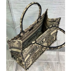 Christian Dior Medium Dior Book Tote Crema