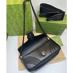 Dettagli perfetti Borsa a tracolla Gucci GG Marmont 734814 nera