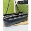 Dettagli perfetti Borsa a tracolla Gucci GG Marmont 734814 nera