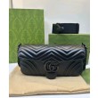 Dettagli perfetti Borsa a tracolla Gucci GG Marmont 734814 nera