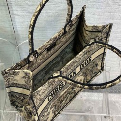 Christian Dior Medium Dior Book Tote Crema Christian Dior Medium Dior Book Tote Crema