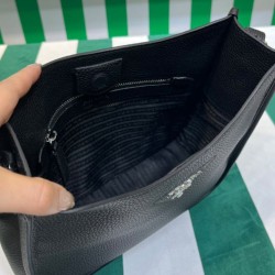 Imitazione Borsa Hobo Prada 1BC073 Nera Imitazione Borsa Hobo Prada 1BC073 Nera