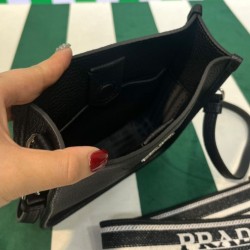 Mini borsa a tracolla Prada 1BH191 nera Mini borsa a tracolla Prada 1BH191 nera