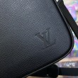 LV Porte-Documents Business In Pelle Taiga M33441