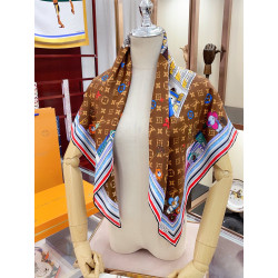 LV Silk Vivienne Xmas Square 90 M77905 Marrone