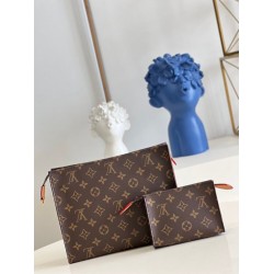 Borsa da toilette LV su catena in tela monogramma M81412