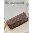 Portafoglio LV su catena Ivy Monogram M81911