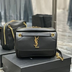 Borsa fotografica YSL Saint Laurent Niki in pelle liscia Nera