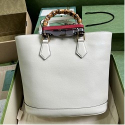 Sito Replica Dettagli perfetti Borse Firmate tote media Gucci Diana 750394 Bianca imitazioni Miglior Prezzo Dettagli perfetti Borse Firmate Replica tote media Gucci Diana 750394 Bianca