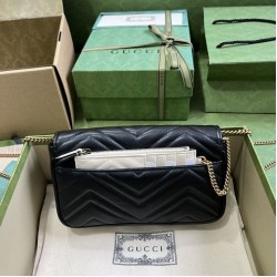 Miglior Prezzo Imitazione Portafoglio con catena mini porta carte Gucci GG Marmont 751526 Nero Replica
