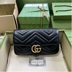 Miglior Prezzo Imitazione Portafoglio con catena mini porta carte Gucci GG Marmont 751526 Nero Replica
