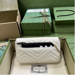 Sito Replica Portafoglio con catena mini porta carte Gucci GG Marmont 751526 Bianco imitazioni Miglior Prezzo Portafoglio con catena mini porta carte Gucci GG Marmont 751526 Bianco Replica