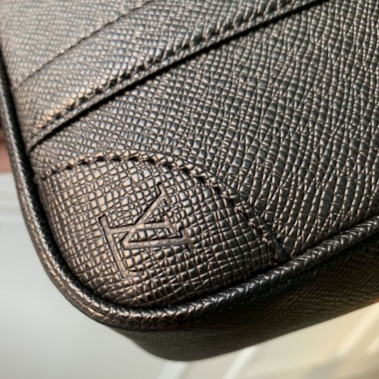 Sito Replica Borse Imitazioni LV Pochette Kasai da uomo M82078 imitazioni Miglior Prezzo Borse Imitazioni LV Pochette Kasai da uomo M82078 Replica