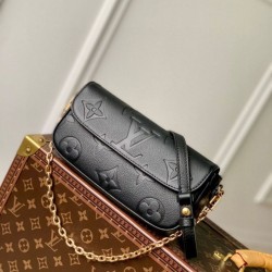 Sito Replica Pari all'originale replica Portafoglio Louis Vuitton con catena Ivy M82210 Nero imitazioni Miglior Prezzo Pari all'originale replica Portafoglio Louis Vuitton con catena Ivy M82210 Nero Replica