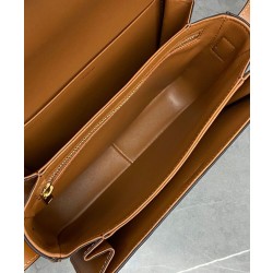 Borsa Celine Classique Cuir Triomphe in pelle di vitello naturale caffè