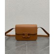 Borsa Celine Classique Cuir Triomphe in pelle di vitello naturale caffè