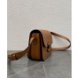 Borsa Celine Classique Cuir Triomphe in pelle di vitello naturale caffè