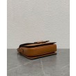 Borsa Celine Classique Cuir Triomphe in pelle di vitello naturale caffè