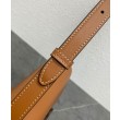 Borsa Celine Classique Cuir Triomphe in pelle di vitello naturale caffè