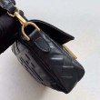 Bora Pari all'originale replica Fendi Mini Baguette FF Motivo Nera