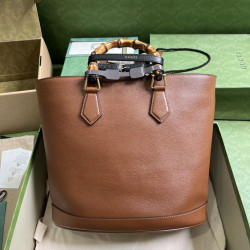 Borsa tote media Gucci Diana 750394 Marrone