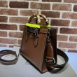 Borse Replica tote piccola Gucci Diana 702721 Marrone