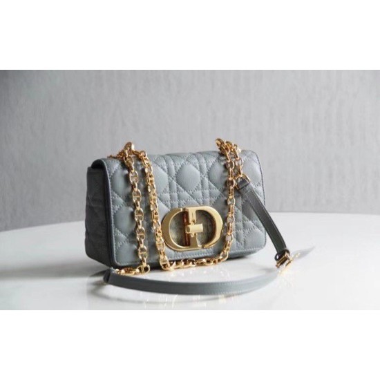 Sito Replica Borsa Caro piccola Christian Dior in pelle di vitello Cannage Blu nuvola imitazioni Miglior Prezzo Borsa Caro piccola Christian Dior in pelle di vitello Cannage Blu nuvola Replica