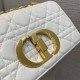 Sito Replica Borsa Caro piccola Christian Dior in pelle di vitello Cannage bianca imitazioni Miglior Prezzo Borsa Caro piccola Christian Dior in pelle di vitello Cannage bianca Replica