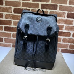 Dettagli perfetti Zaino Gucci medio con Interlocking G Men 696013 Nero