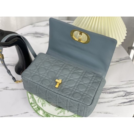 Sito Replica Imitazione Christian Dior Borsa Dior Caro grande azzurro imitazioni Miglior Prezzo Imitazione Christian Dior Borsa Dior Caro grande azzurro Replica