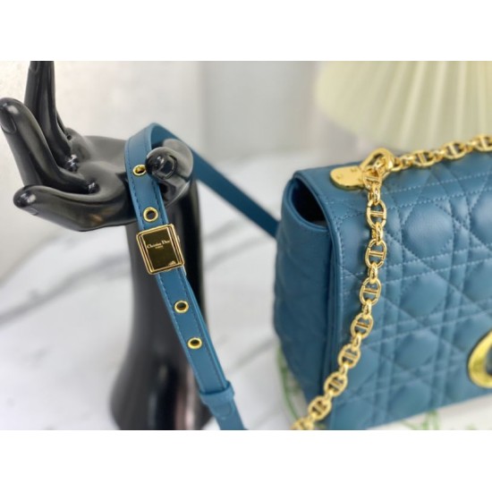 Sito Replica Christian Dior Perfetta Dior Caro grande Blu imitazioni Miglior Prezzo Christian Dior Replica Perfetta Dior Caro grande Blu