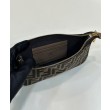 Fendi Baguette Pouch 8BS073 Borsa Caffè
