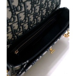 Bora Pari all'originale replica Christian Dior 30 Montaigne Avenue Blu scuro Bora Pari all'originale replica Christian Dior 30 Montaigne Avenue Blu scuro