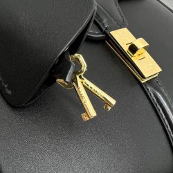 Sito Replica Borsa Celine Mini 16 Pelle di vitello naturale Nera imitazioni Miglior Prezzo Borsa Celine Mini 16 Pelle di vitello naturale Nera Replica