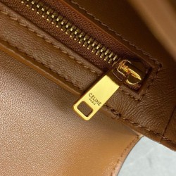 Sito Replica Borsa Celine Teen Triomphe in pelle di vitello lucida caffè imitazioni Miglior Prezzo Borsa Celine Teen Triomphe in pelle di vitello lucida caffè Replica