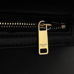 Sito Replica Borsa Celine Teen Triomphe in pelle di vitello lucida nera imitazioni Miglior Prezzo Borsa Celine Teen Triomphe in pelle di vitello lucida nera Replica